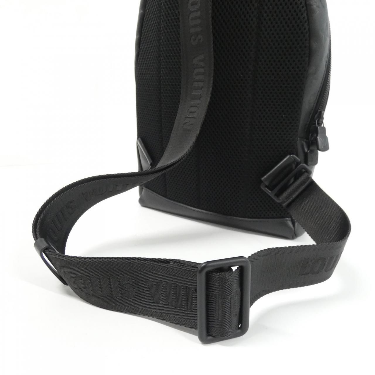 スリングバッグ M46107