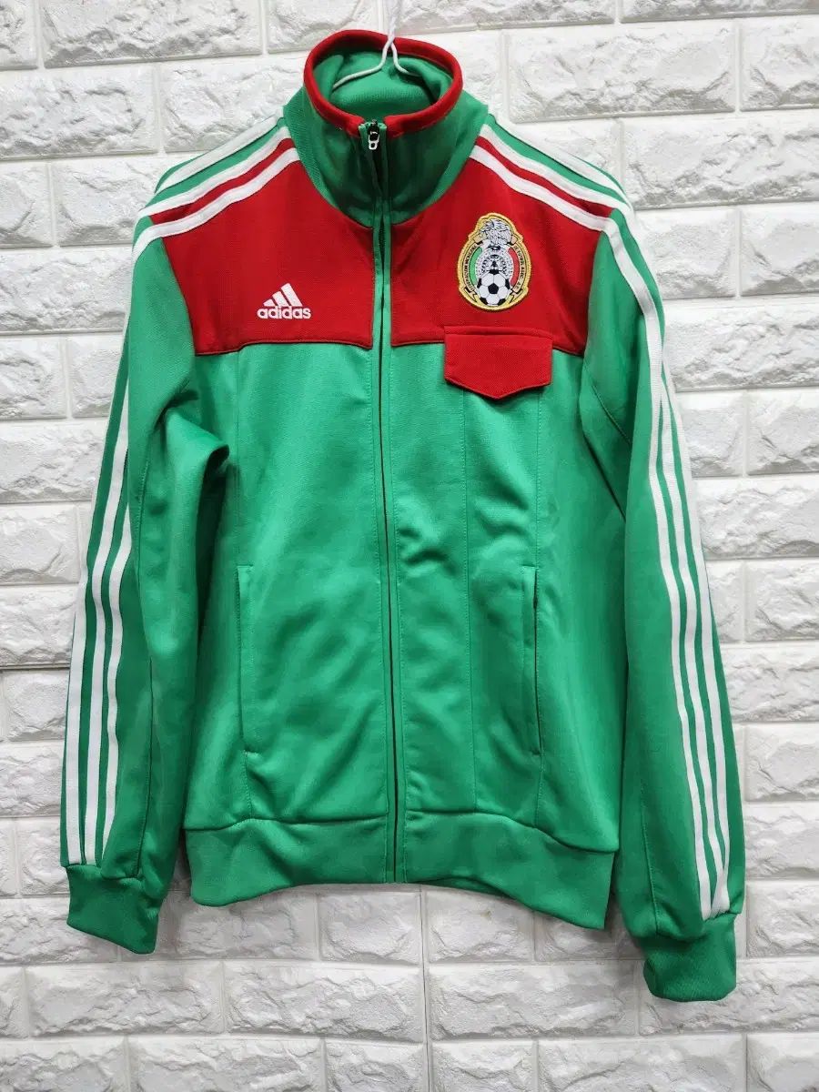 アディダス中綿入りジャンパー adidas(アディダス) ジップアップジャンパー/サイズ 95 adidas