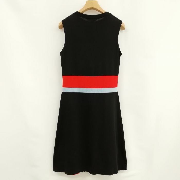 (美品)LOUIS VUITTON モノグラムシルクノースリーブニット XS 美品)LOUIS VUITTON モノグラムシルクノースリーブニット XS