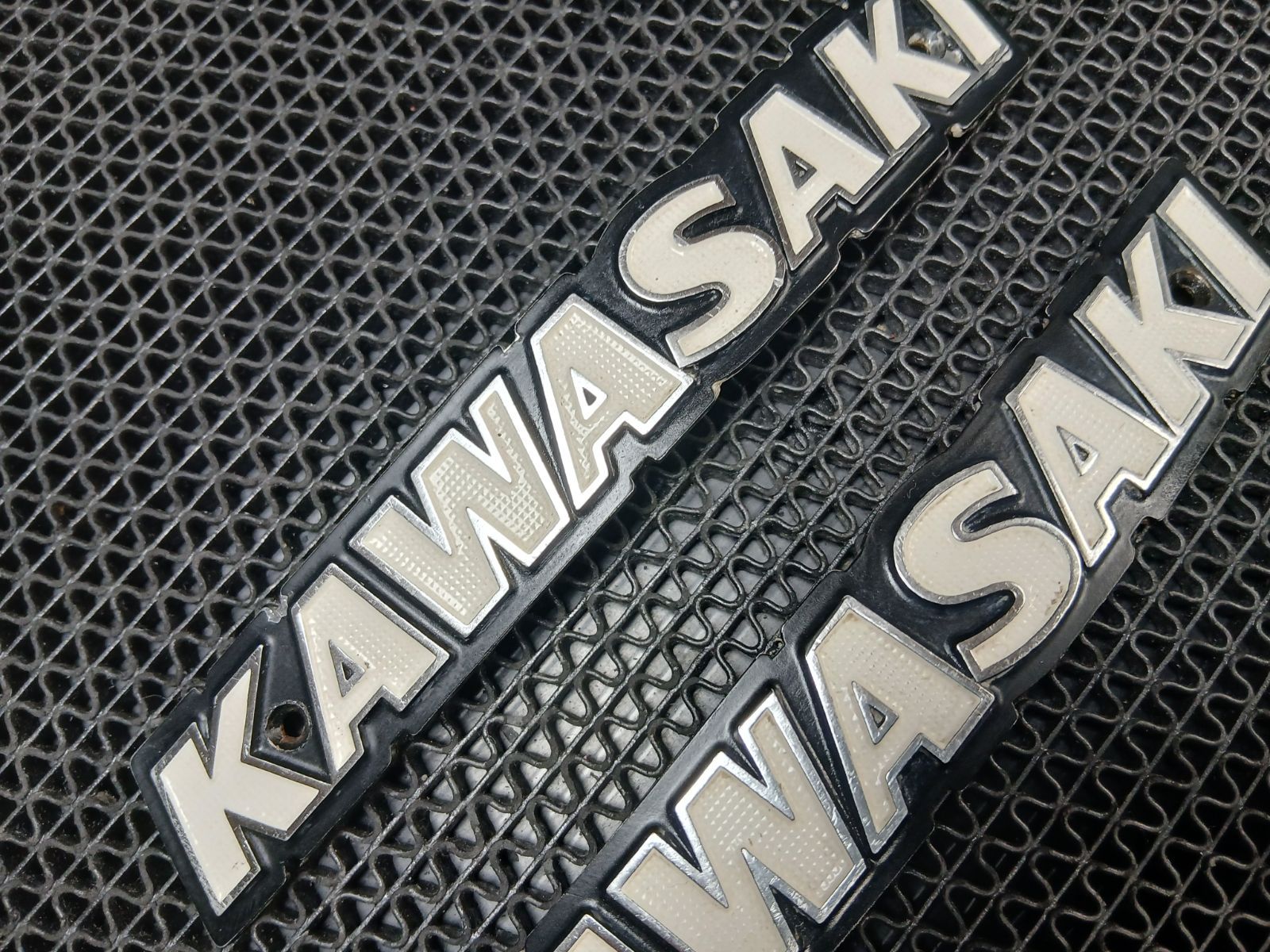 じーじーとーちゃんさん専用　W3 650RS タンクのみ カワサキ W3 ガソリンタンクエンブレム左右 状態良（650-RS 昭和48年