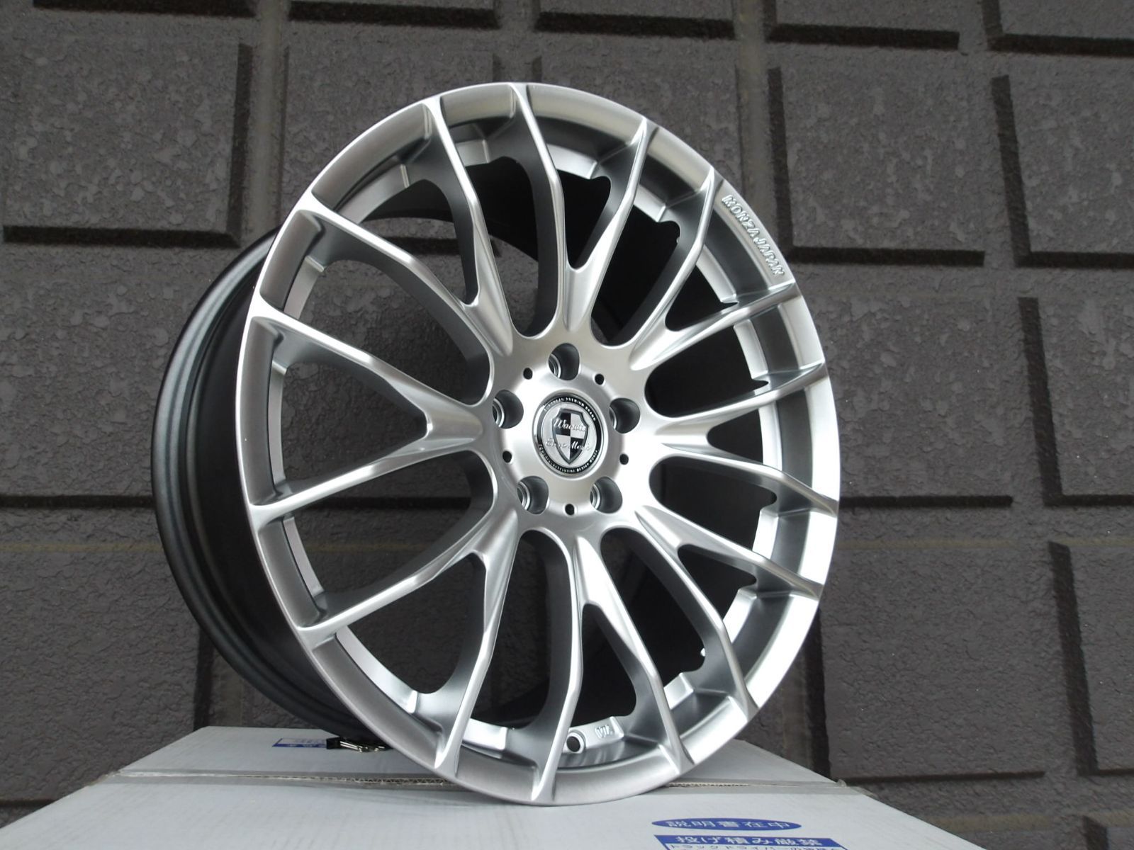 特価即納在庫あり 19インチ 4 本SET MONZA WARWIC 