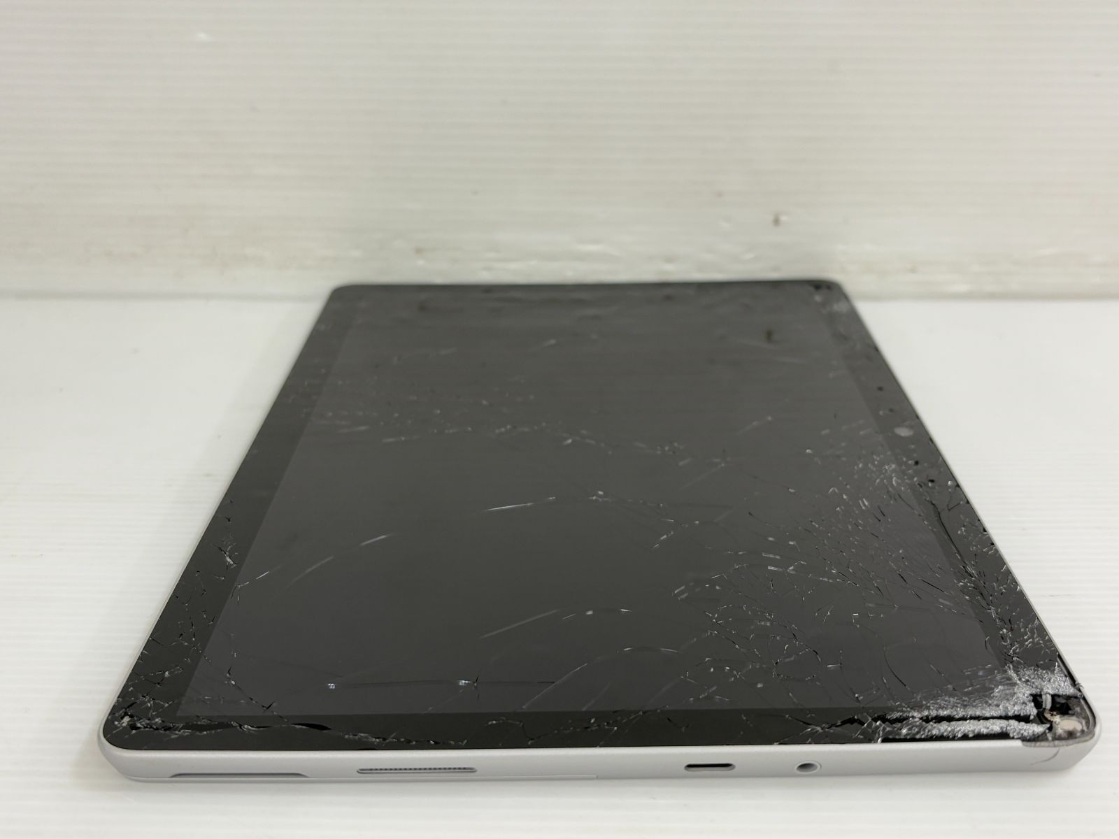 バッテリー良 Microsoft Surface3 4GB 64GB フルHD