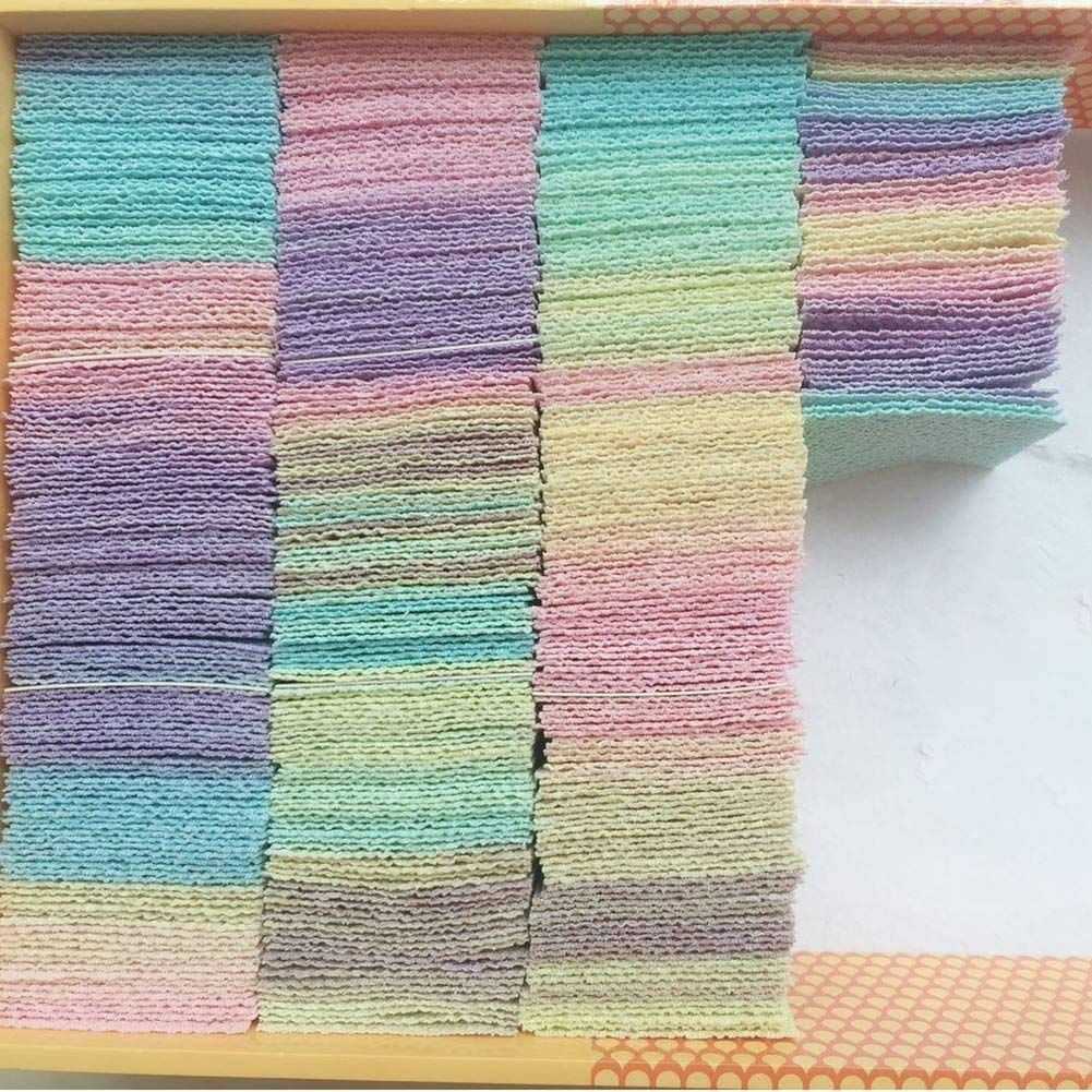 カラフル虹色 グラデーション色 布 カット済み 髪飾り 生地 DIY ちりめん 手作り 材料キット 手芸 つまみ細工 300枚入り misaki