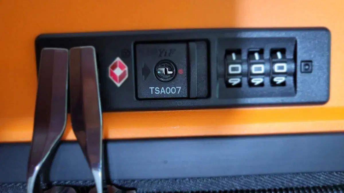 キャリーケース