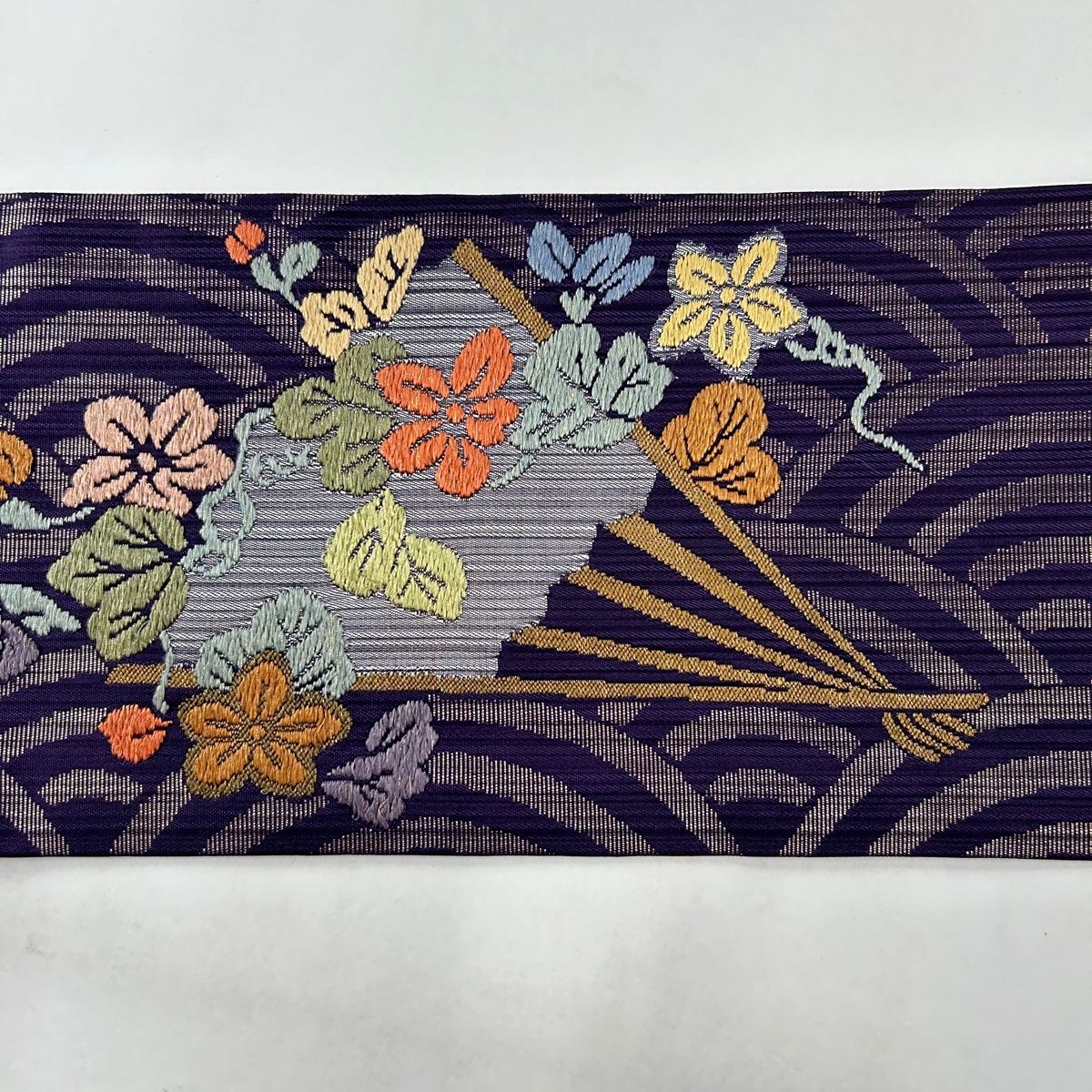 名古屋帯 美品 秀品 扇 草花 刺繍 箔 濃紫 正絹 【中古】 - メルカリ