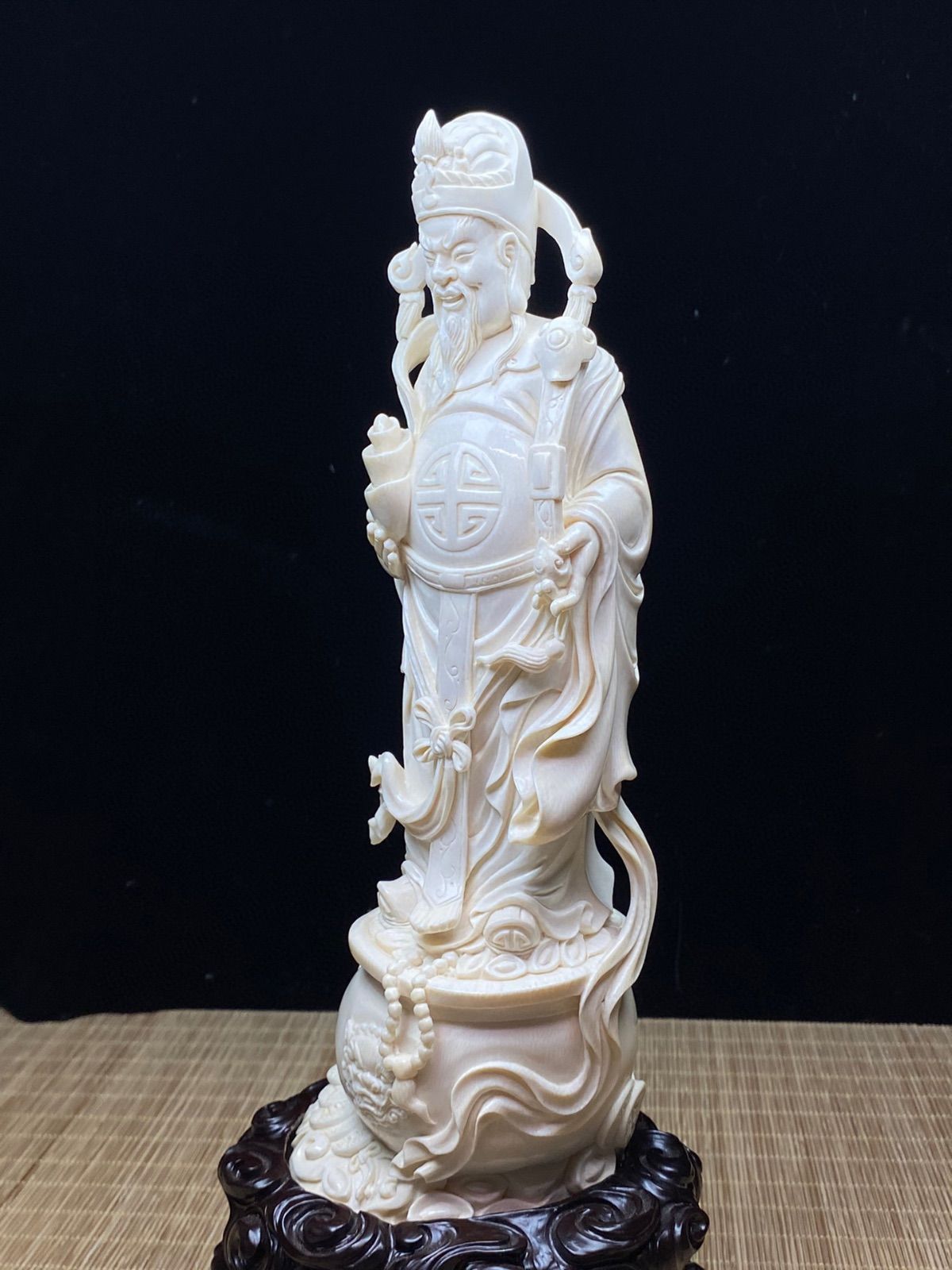 天然マンモス牙美しい手作り彫刻財神爺·招財進宝 置物 - メルカリ