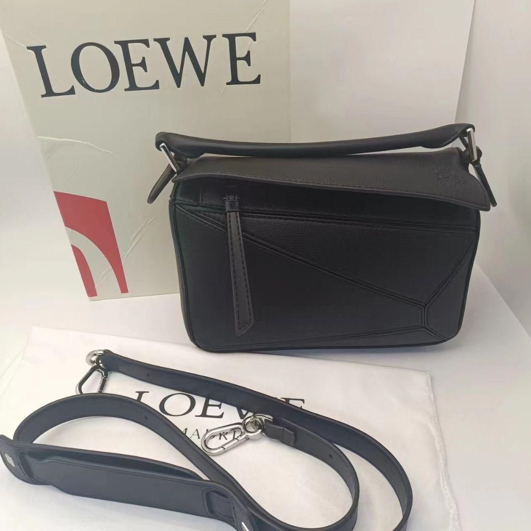 極美品 LOEWE ロエベ ショルダーバッグ パズルバッグ - メルカリ 