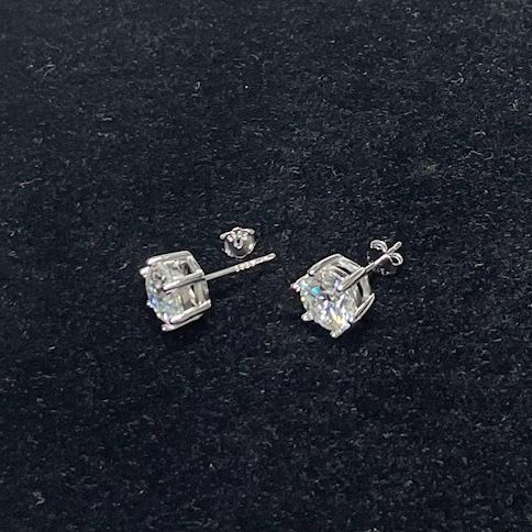 最高品質　大粒1.0ct×２　ピアス　モアサナイト 2.0ct ×2個 モアサナイトピアス 6爪