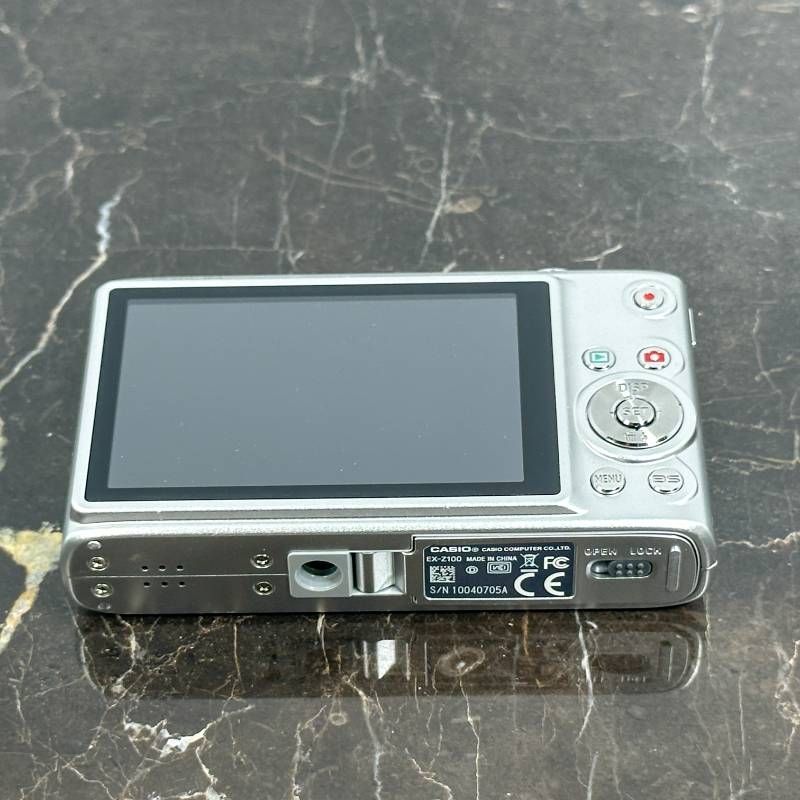 CASIO カシオ EXILIM エクシリム EX-Z100 シルバー コンデジ デジカメ