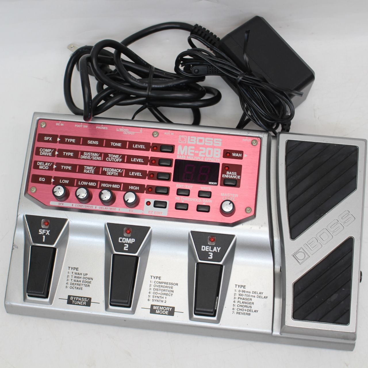 572)BOSS ME-20B ベース マルチエフェクター ボス エフェクター