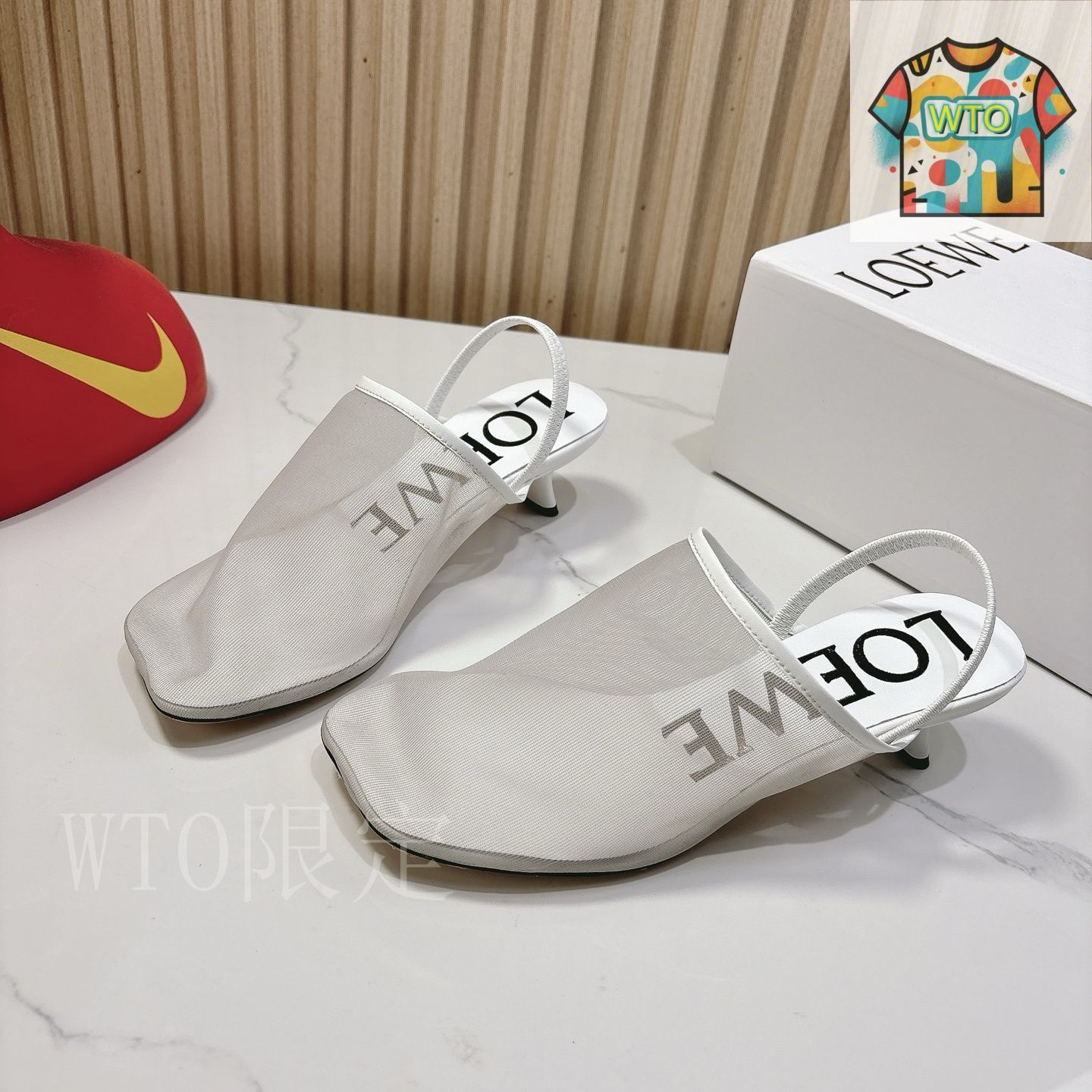 【LOEWE】ロゴプレート スリッポン サンダル スリッポン LOEWE(ロエベ) - 海外通販のBUYMA