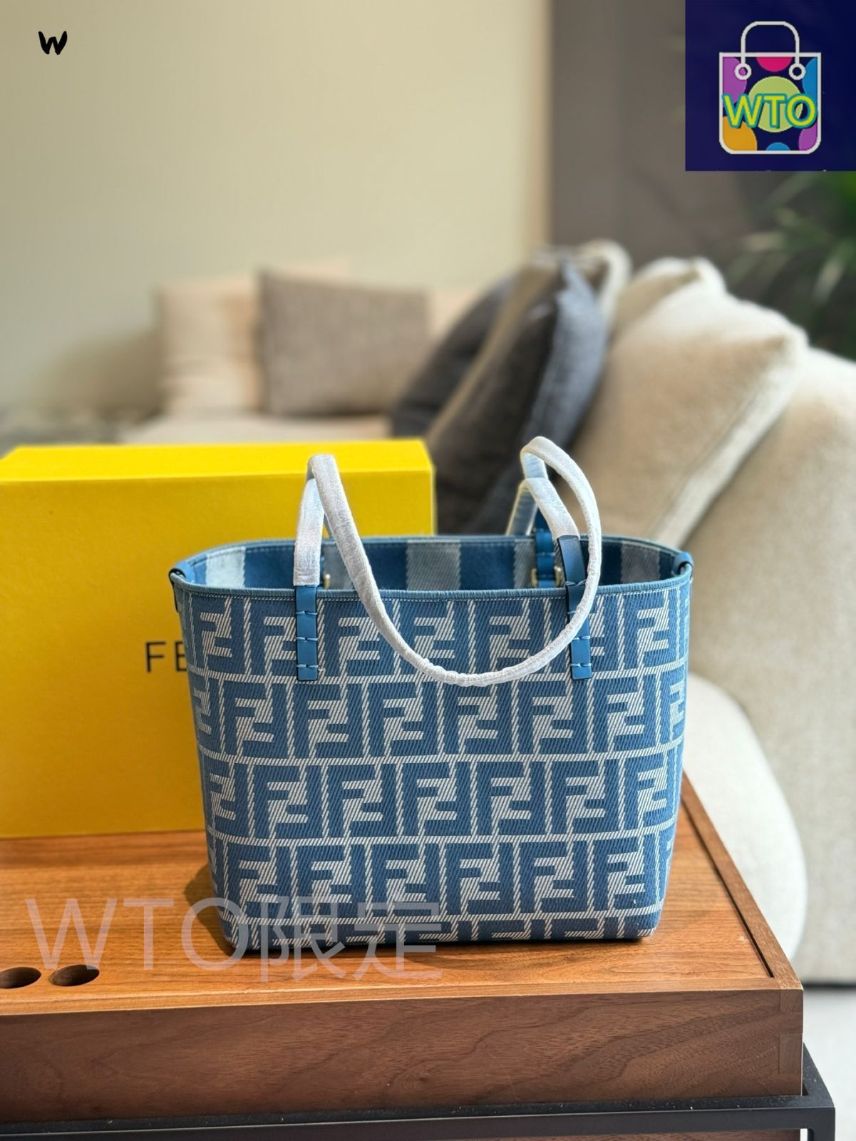 新着 関税送料込み FENDI フェンディ リバーシブル トートバッグ 今日特価】Fendi フェンディ リバーシブル トートバッグ