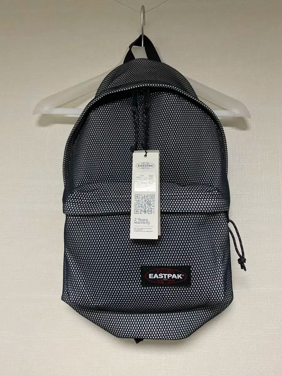 EASTPAK PADDED PAK R BLACK MESH 24L