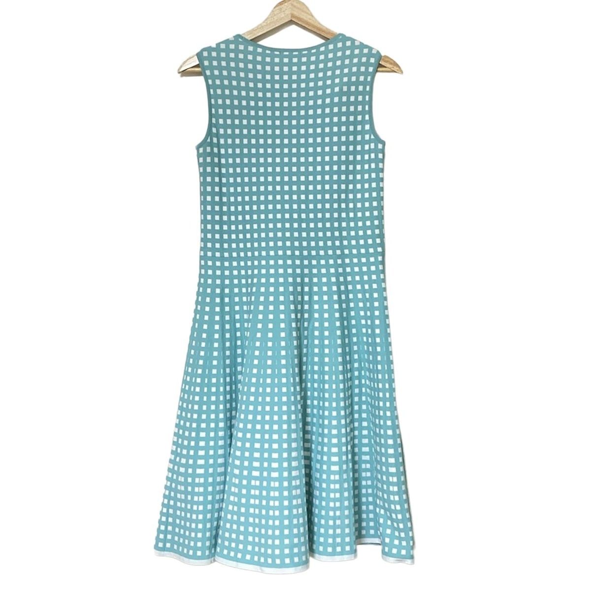 TO BE CHIC ワンピース　ノースリーブ ベージュ ニット　ワンピース40 TO BE CHIC(トゥービーシック) ワンピース サイズ40 M