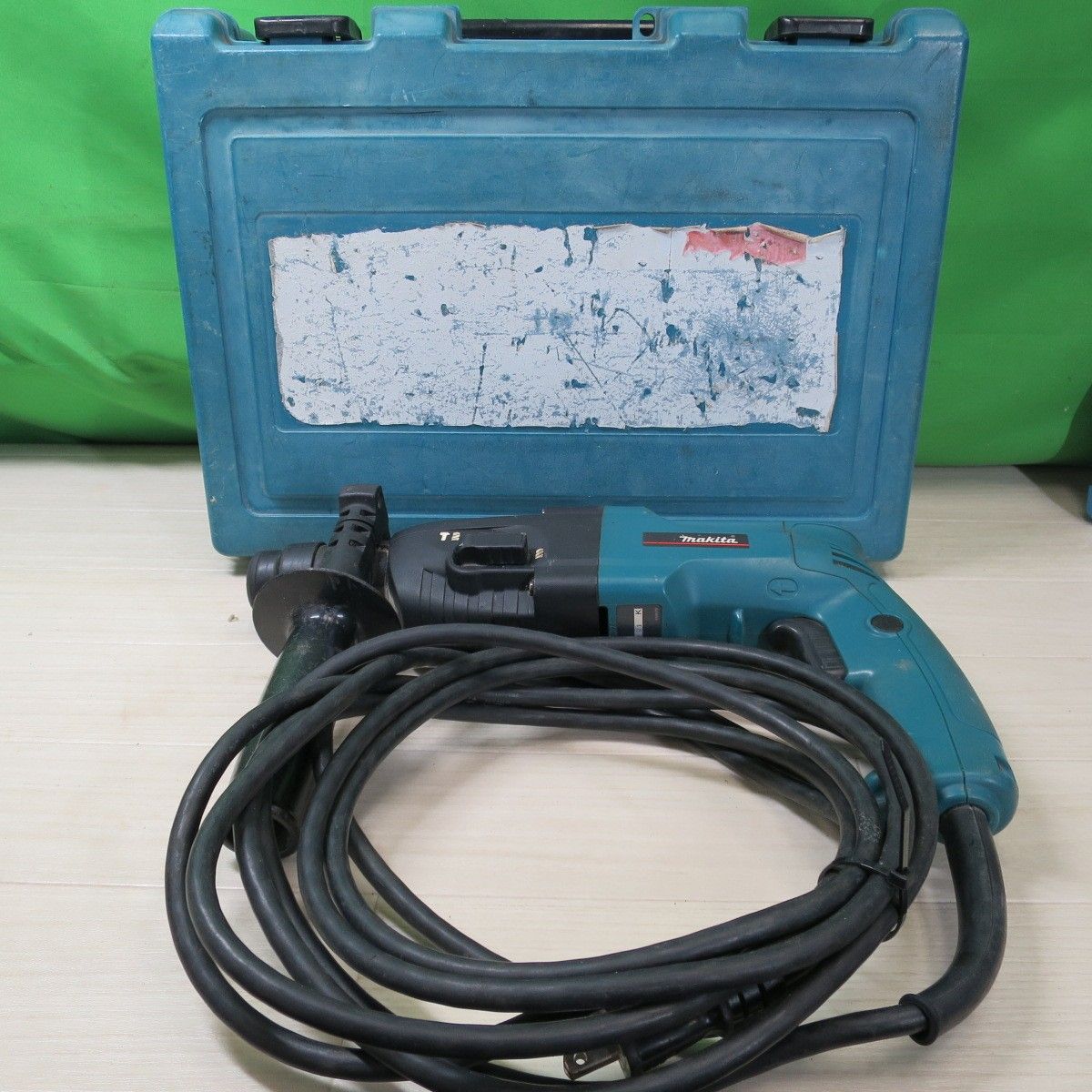 100V