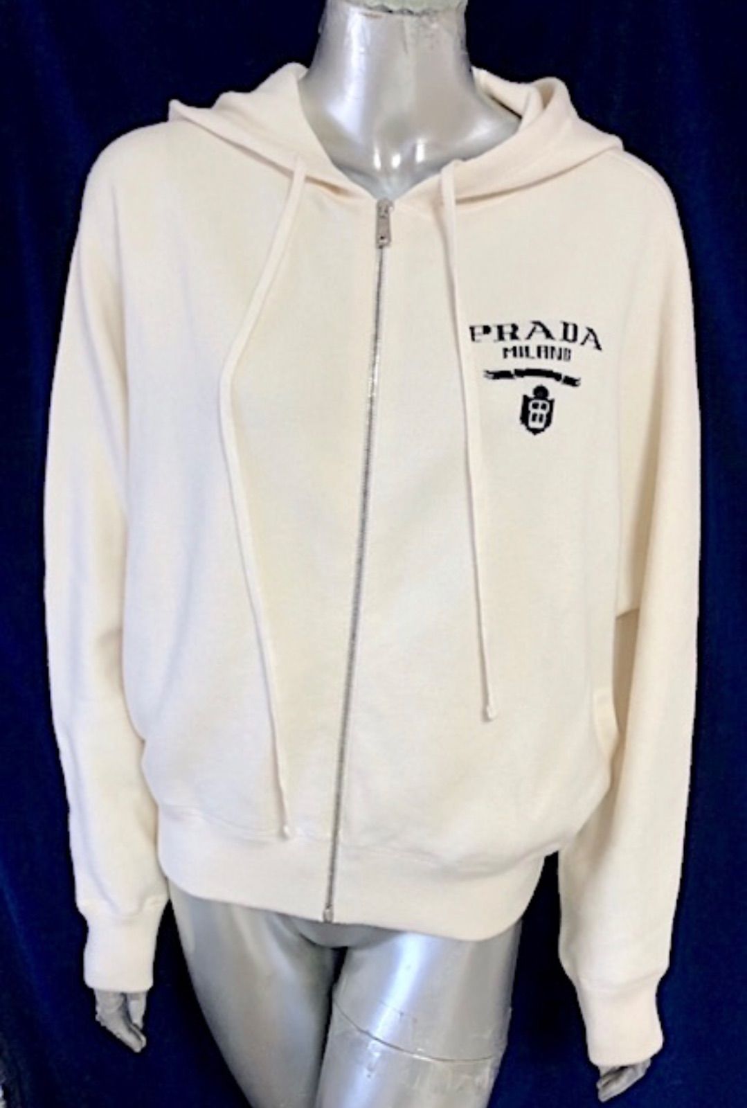 現行 プラダ カシミヤ ニットパーカー オフホワイト フルジップ ロゴ 36 現行 プラダ カシミヤ ニットパーカー オフホワイト フルジップ