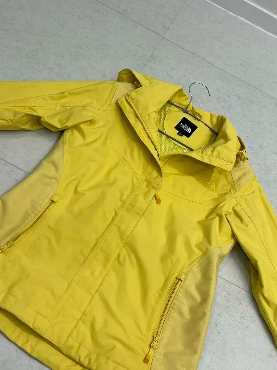 級 THE NORTH FACE ザノースフェイス レディース ウィンドブレーカー