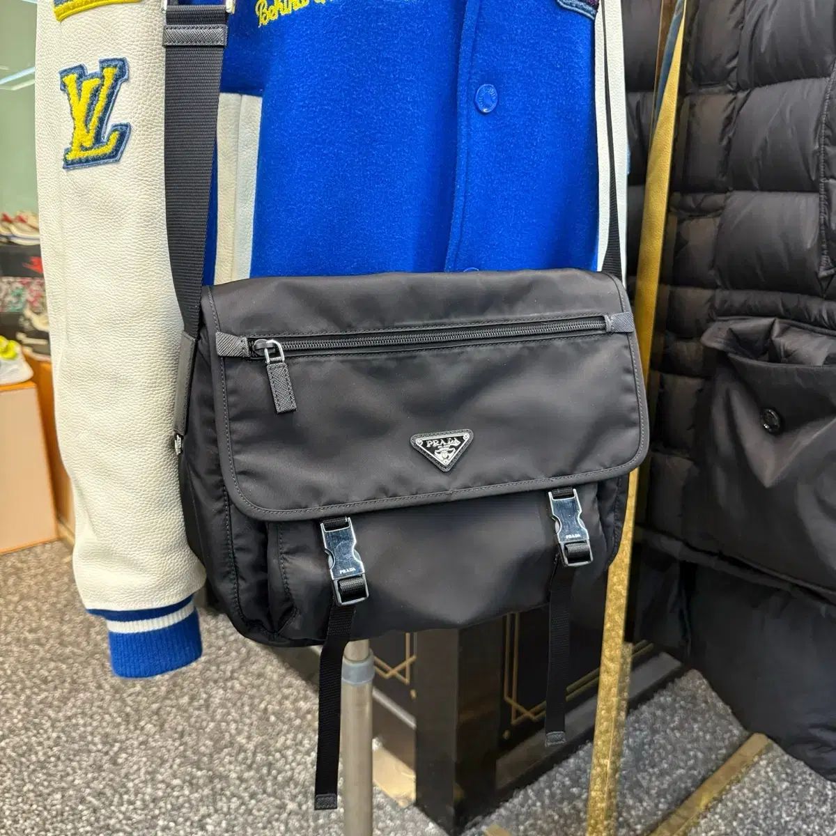 PRADA プラダ テスート ナイロン ブラック メッセンジャーバッグ 1BD671