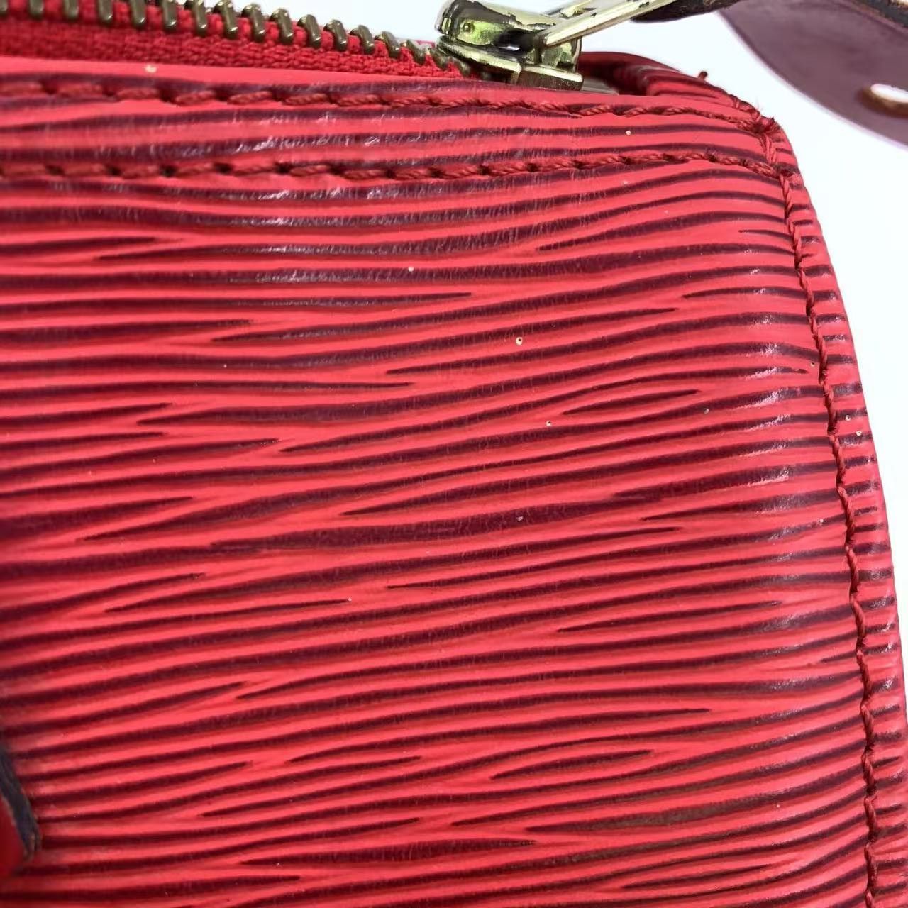 LOUIS VUITTON スピーディ25 エピ エピ カスティリアンレッド