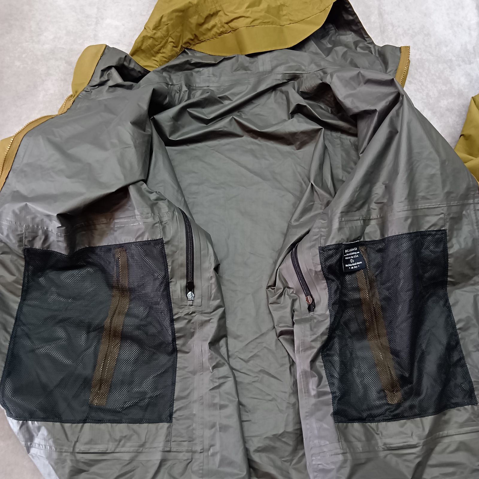 美品】Beyond Clothing ビヨンドクロージング ナイロン