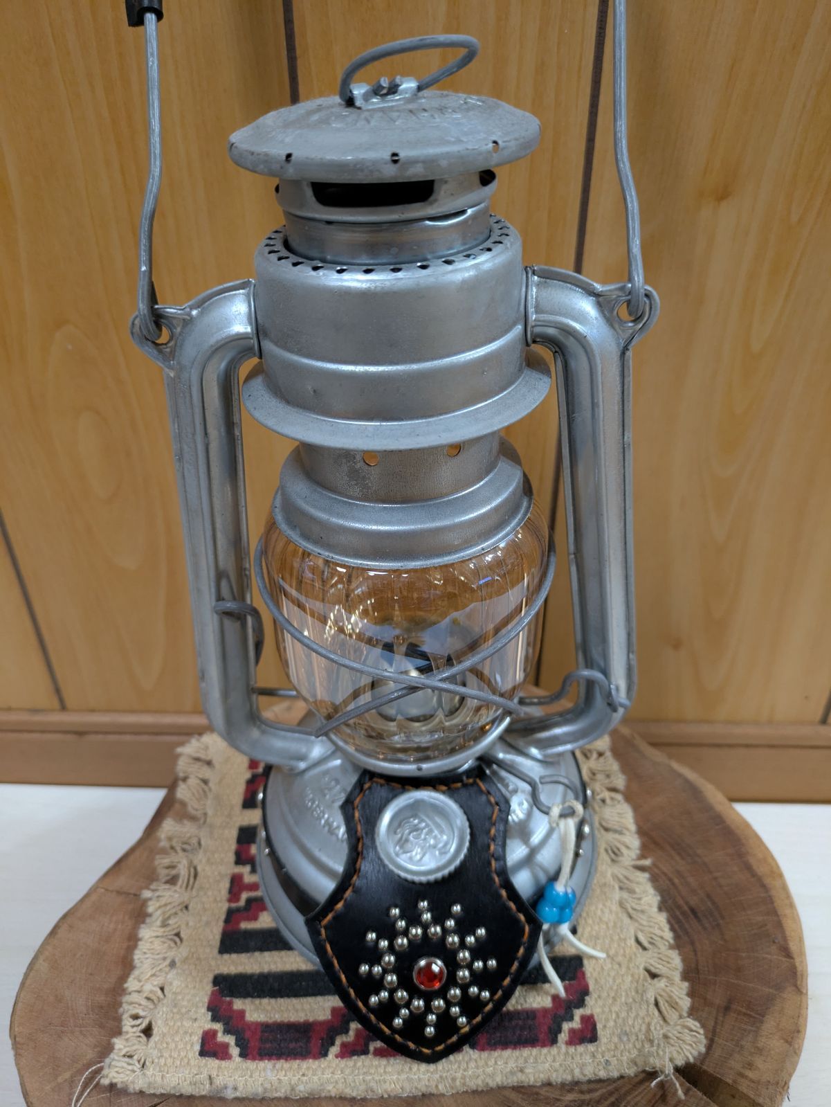 ペトロマックスhk500用 エプロン 男の外遊びを盛り上げる、ペトロマックスらしさ満点のレザー