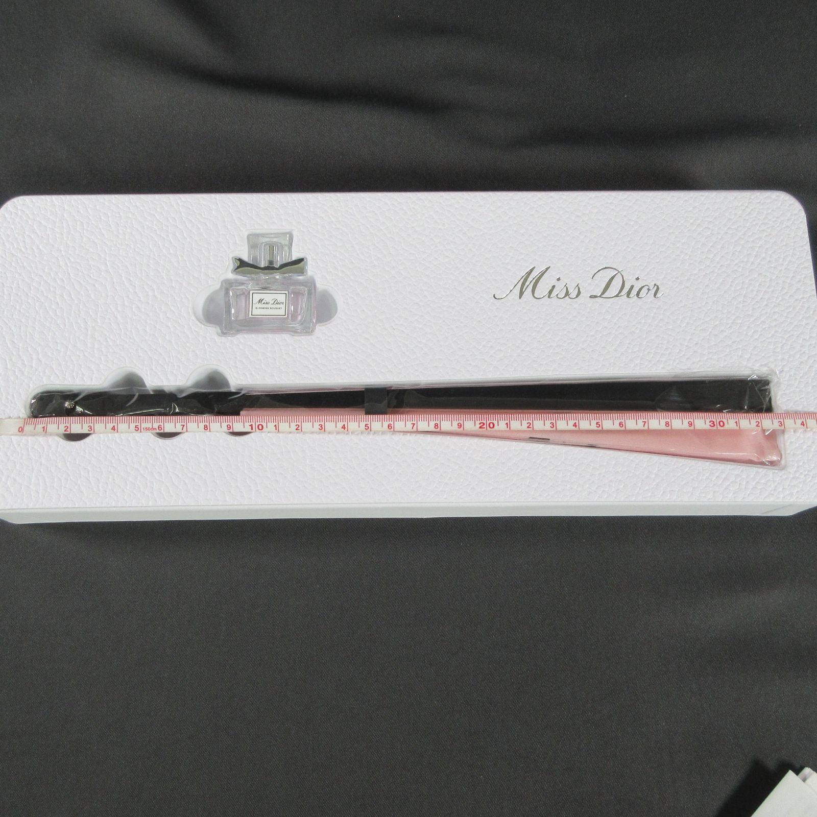 ✨希少✨新品✨2点セット✨Dior ディオール 香水（Miss Dior） 扇子 ディオール Dior非売品2点セット 扇子 香水 バッグチャーム ミス