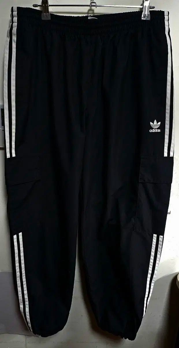 【雷市場（ポンジャン）商品韓国直送】 adidas(アディダス) ジョガーパンツ