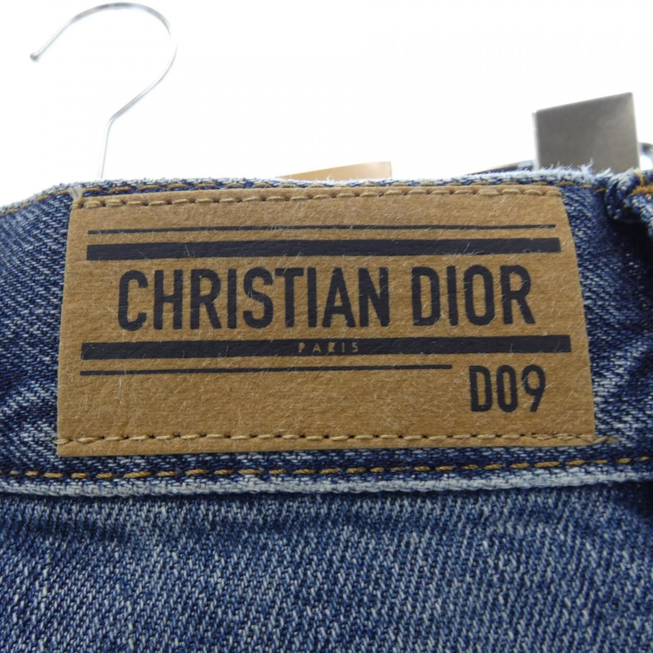 DIOR
