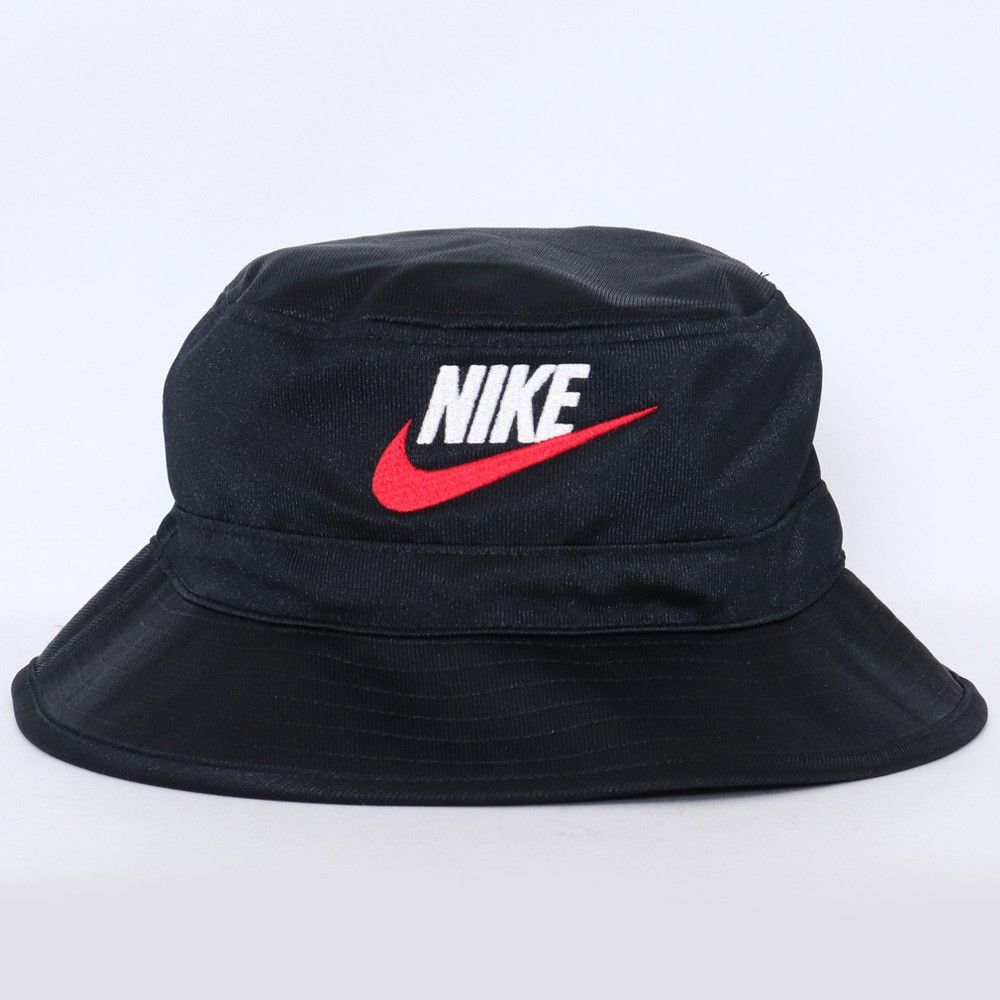 SUPREME ×