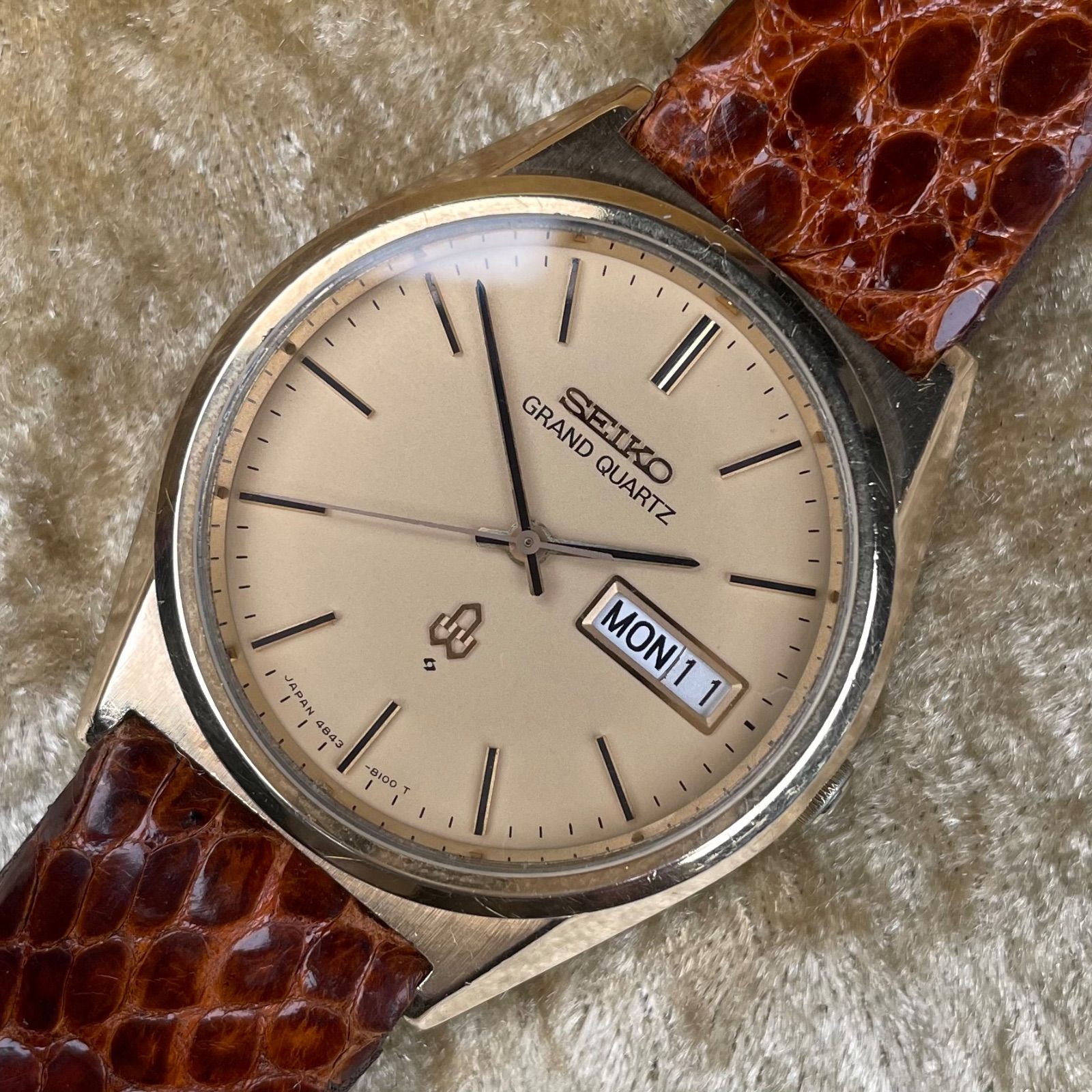 ビンテージ 精工舎 SEIKO セイコー GRAND QUARTZ グランドクォーツ 4843-8110 希少 CAP-GOLD キャップゴールド  1977年8月製造 金箔ダイヤル ガラス綺麗 美品 - メルカリ