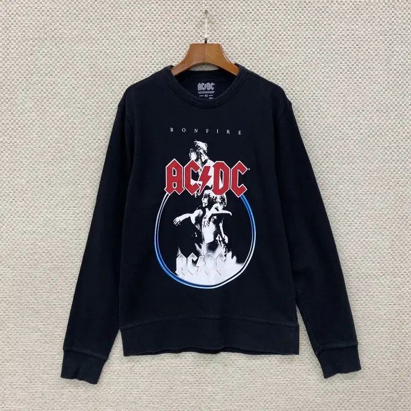 【雷市場（ポンジャン）商品韓国直送】 ACDC ヴィンテージ ロックバンドTシャツ スウェットシャツ パーカー 95 C00374