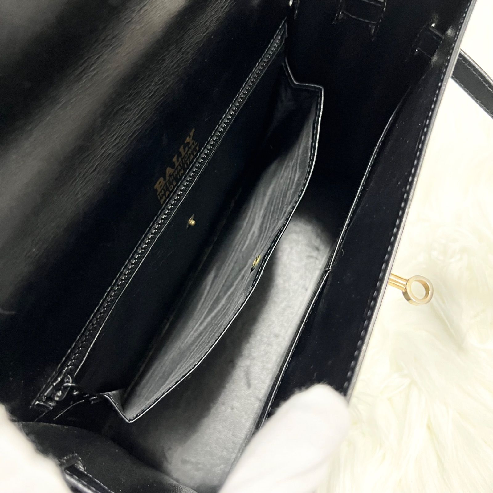 BALLY Bally バリー レザー ハンドバッグ 黒 ブラック 南京錠 ワン