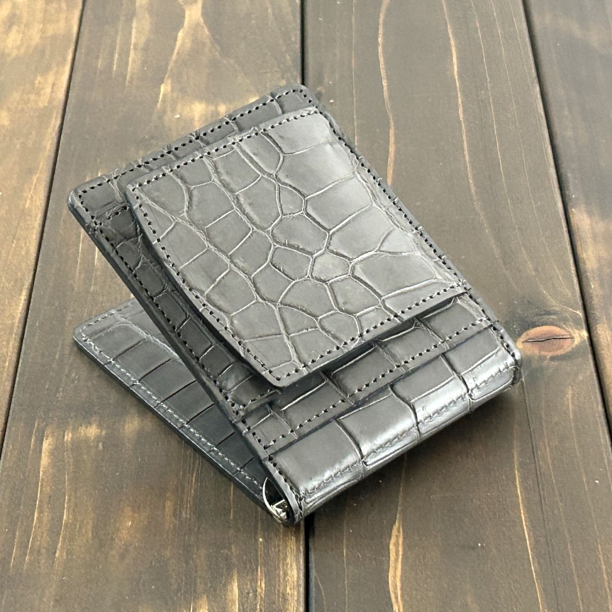 スモール クロコダイル マネークリップ 無双 メンズ ブランド 財布 日本製 薄い キャッシュレス ワニ革 ジャケット 極薄 レザー 革 ギフト ラッピング vinacreations] クロコダイル 無双財布 メンズ グリーン ワニ革 二つ折り財布 男性用 RFIDブロッキング 折り畳 [  vinacreations] グリーン マネークリップ 無双財布 二つ折り財布 クロコダイル革 カードケース 薄型 メンズ ワニ革 札入れ 折りたたみ  男性用