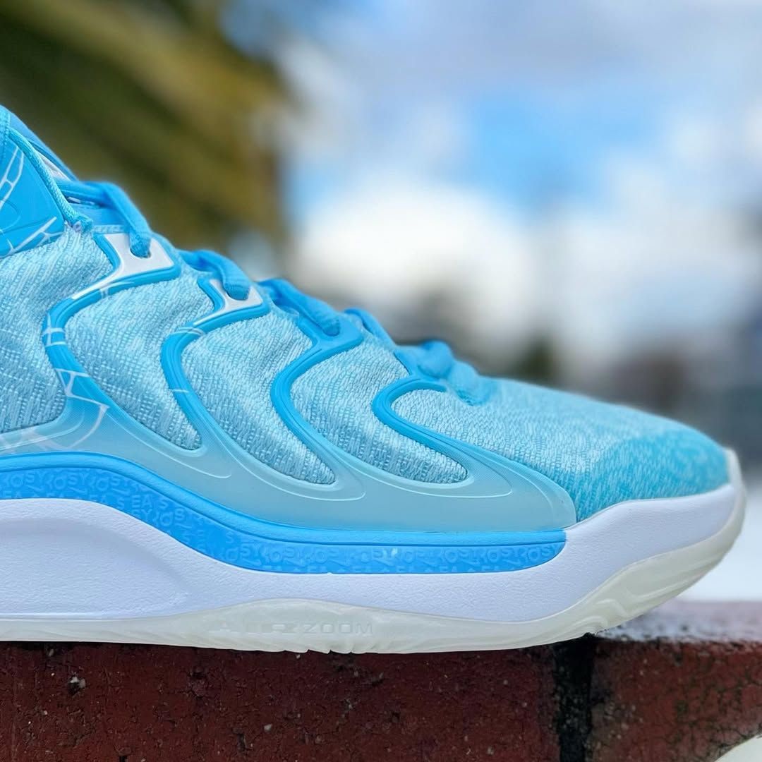 NIKE KD 17 'CHRISTMAS' ナイキ ケーディ 17 ケビン デュラント