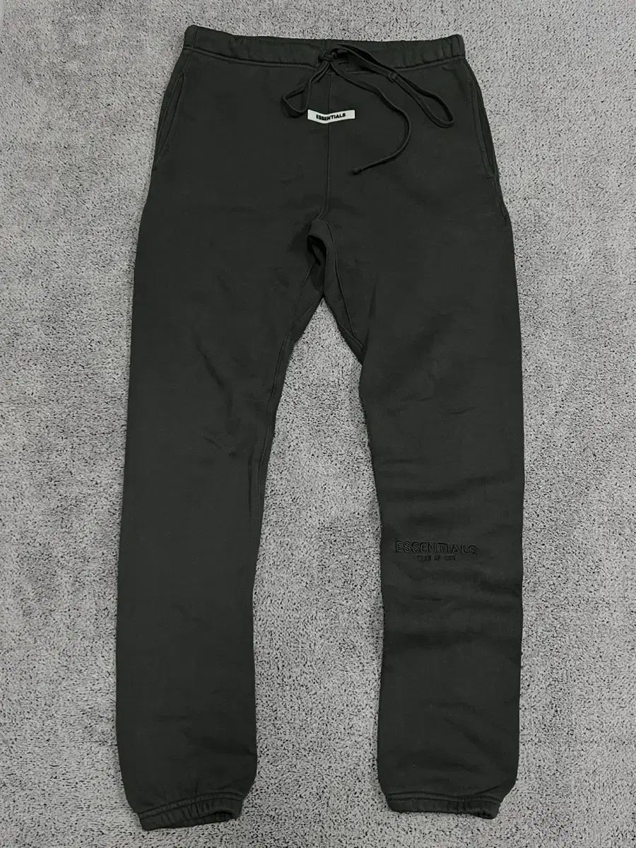 FEAR OF GOD フィアオブゴッド ESSENTIALS エッセンシャルズ スウエットパンツ