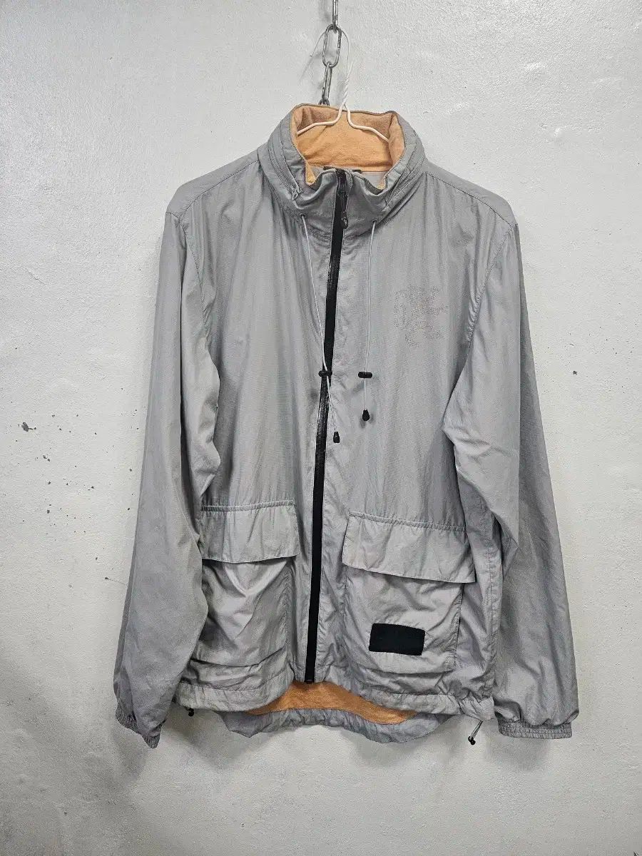 Nike(ナイキ） ウインドブレーカー S