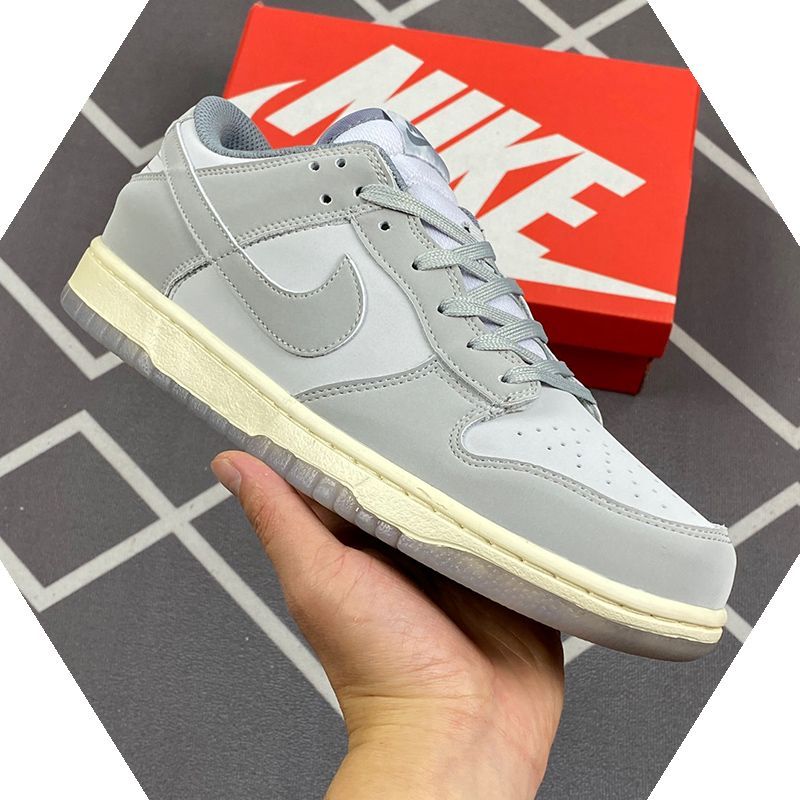 本日の新品は未使用です Nike Dunk 