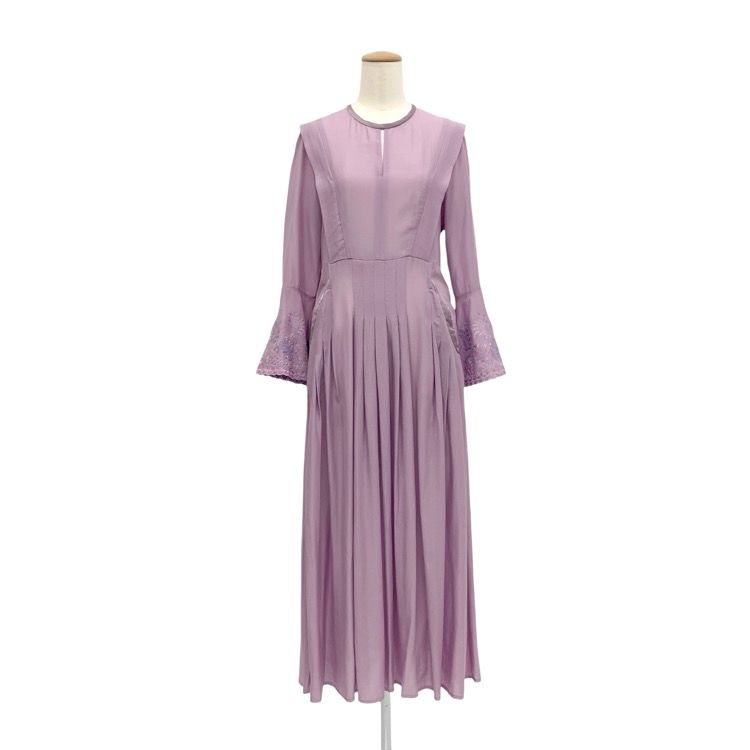 Mame Kurogouchi マメクロゴウチ Botanical Embroidery Dress