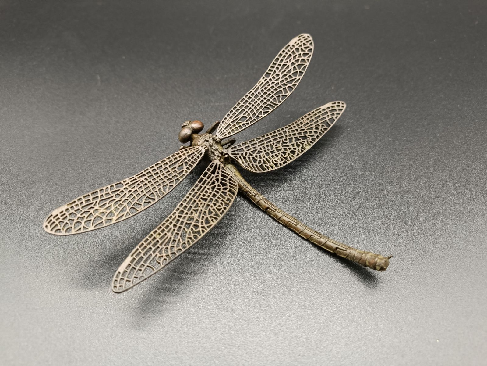 銅製置物　勝虫　蜻蛉　トンボ　関節可動　金工品　茶道具　インテリア置物