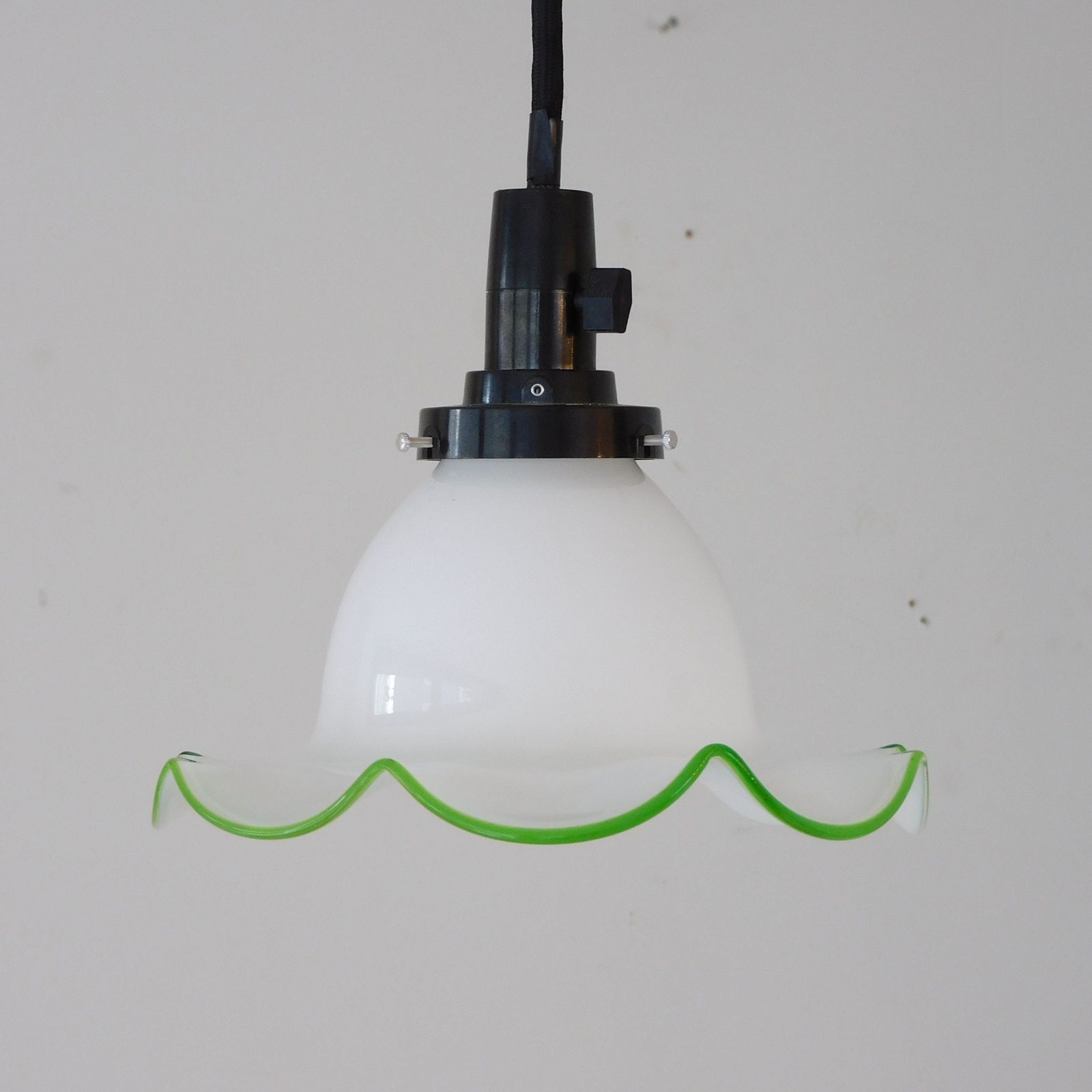 ふるいガラス電笠 フリル