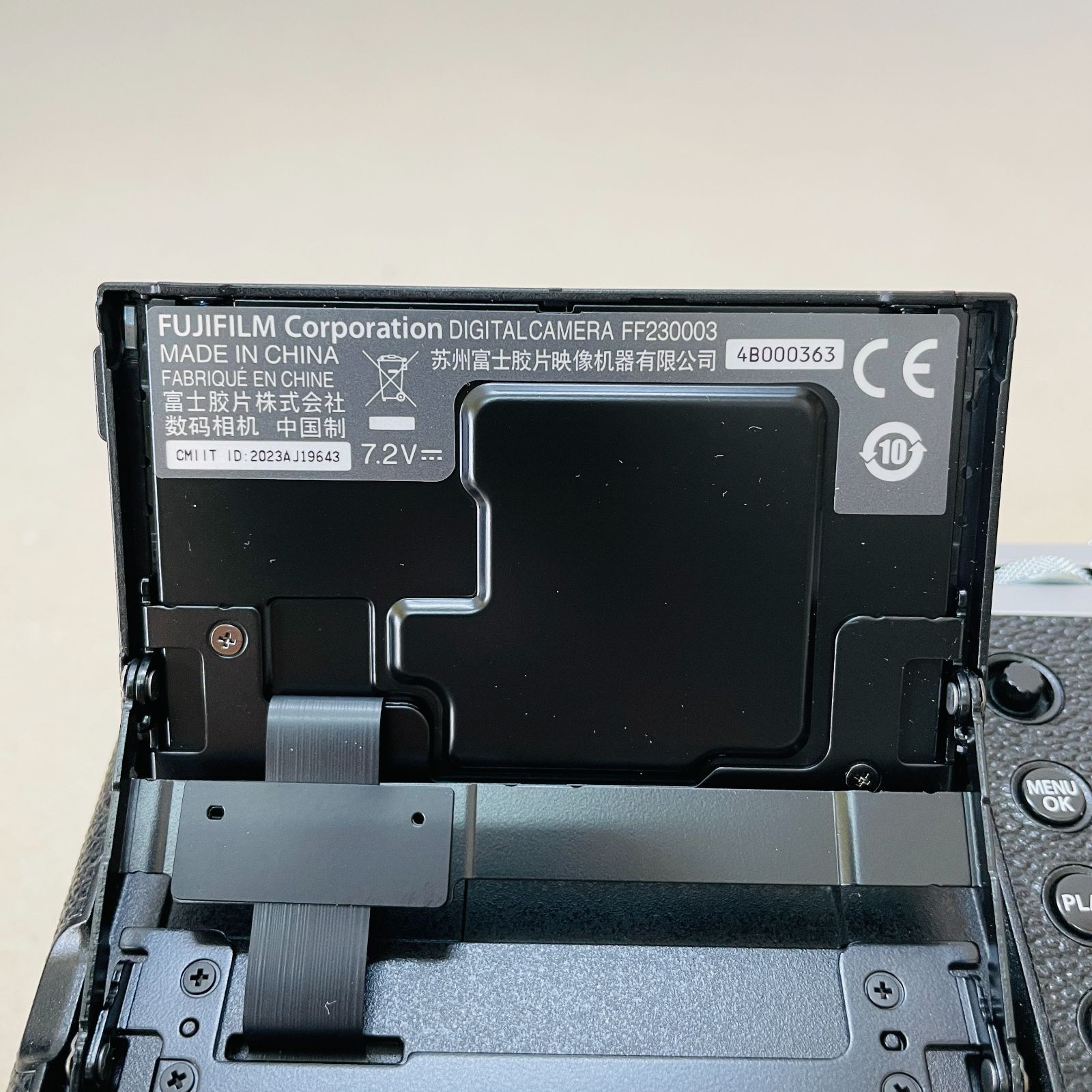 美品 FUJIFILM X100VI 元箱付属品完備 シャッター回数2200回 C2662 80