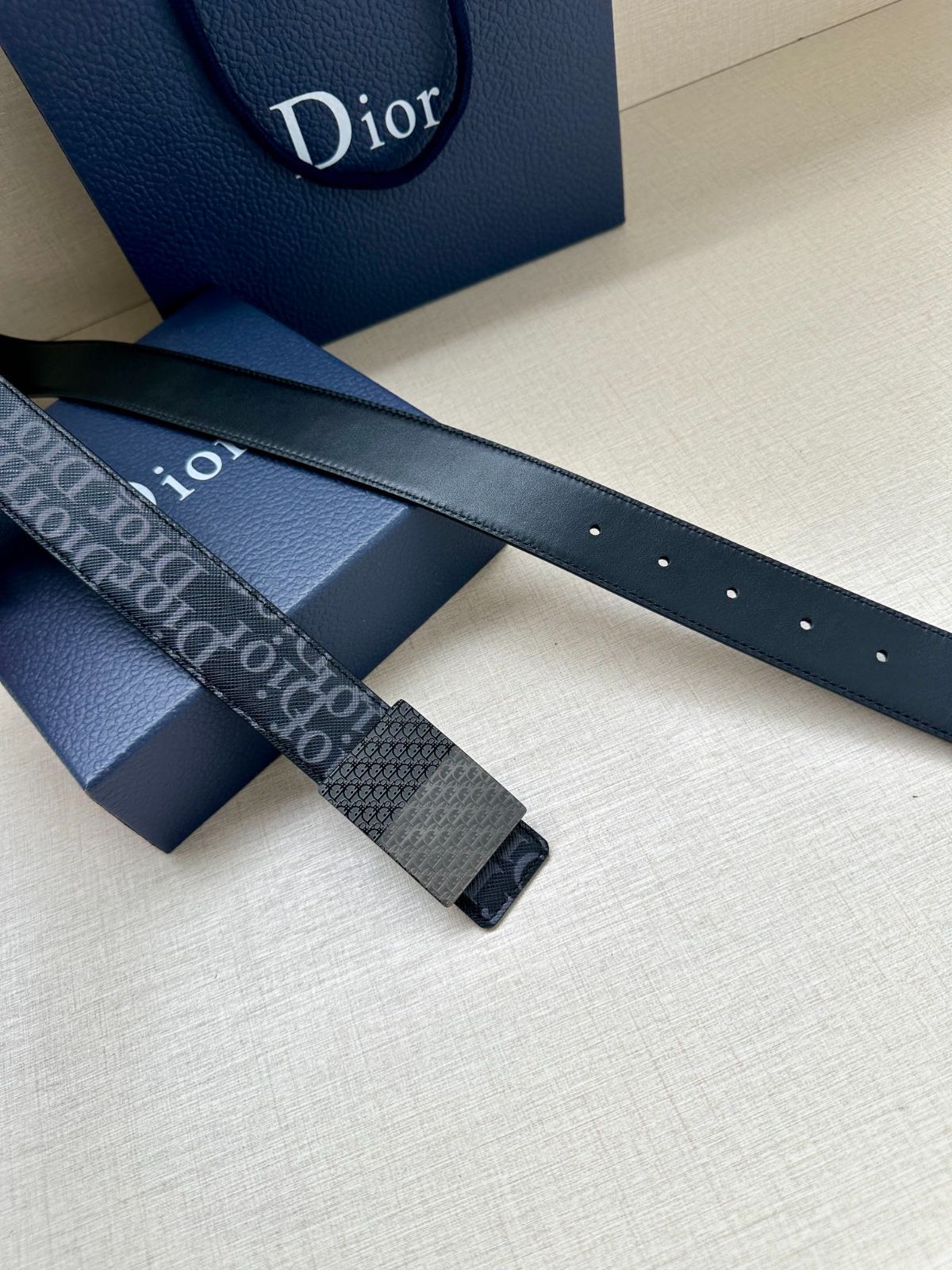 今日WTO】Dior ディオール 35mm 両面ベルト-SW73 - メルカリ