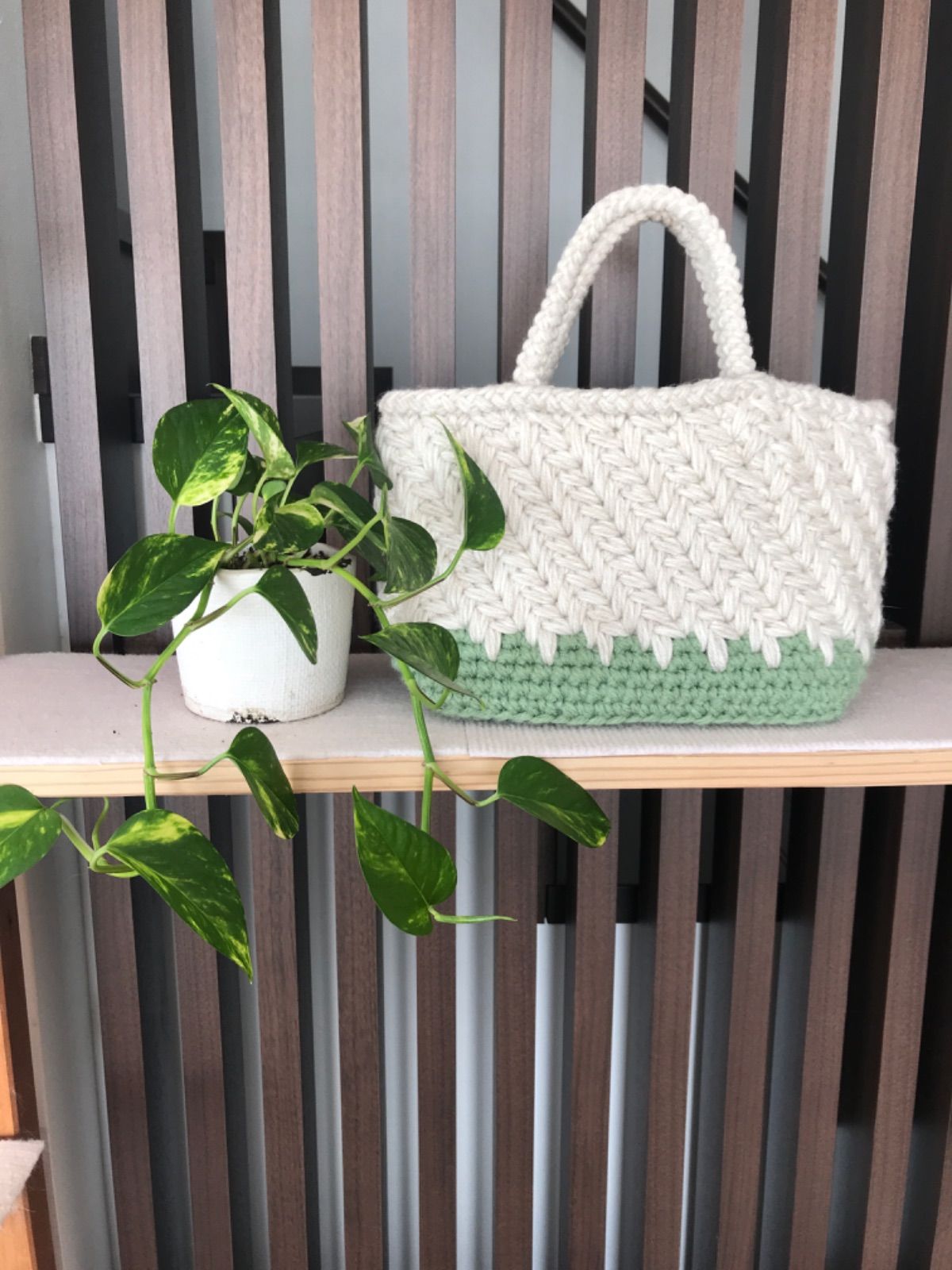 かぎ針編みバッグ カゴ風バッグ ハンドメイド アクリル毛糸 春物
