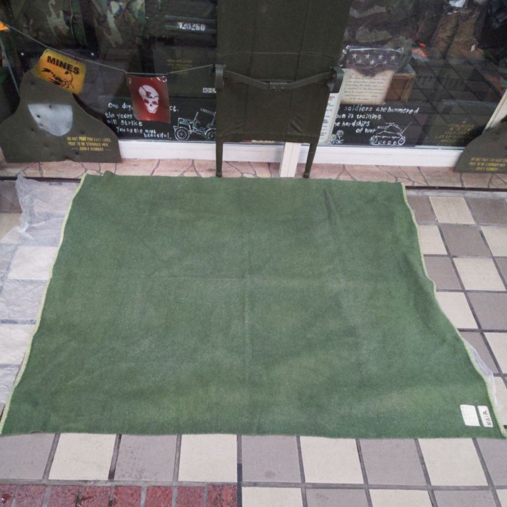 陸上自衛隊実物】毛布1種(2枚セット) - メルカリ