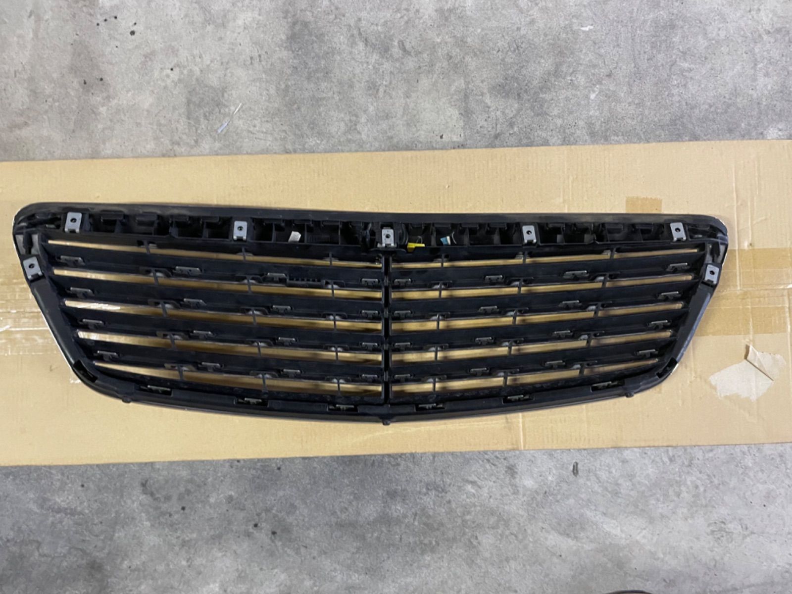 ベンツ W221 Sクラス フロントグリル - メルカリ