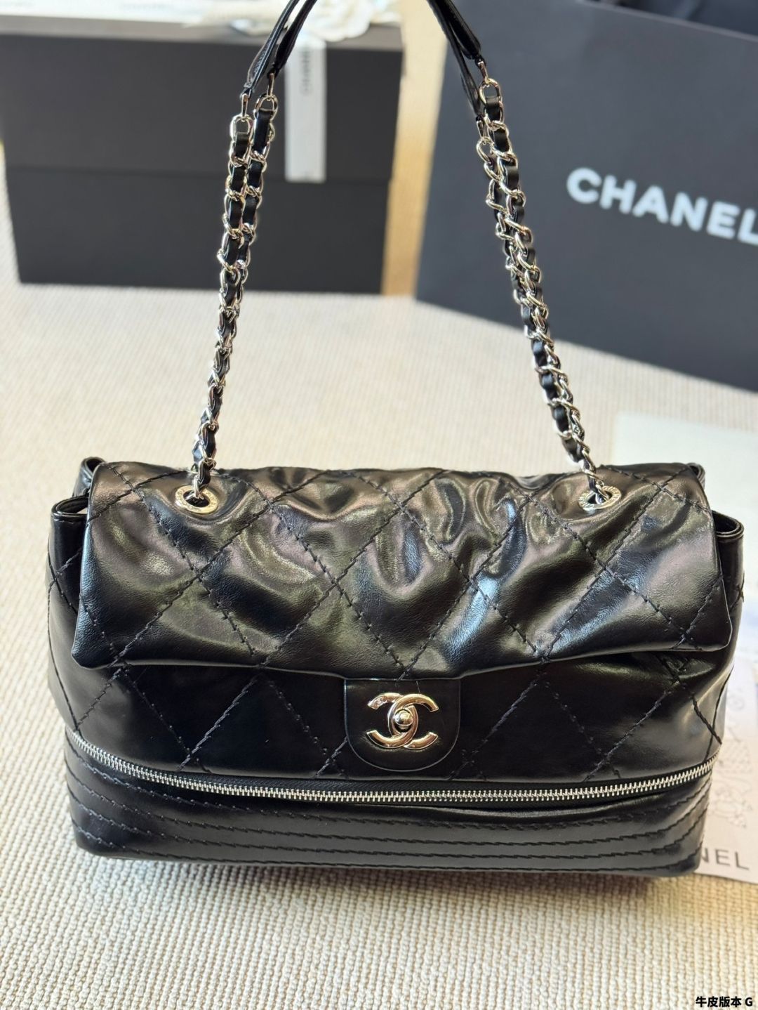 Chanel(国内送で即発)オシャレエスパレアなスウェードNavy CHANEL - シャネル 【美品】22B G29762 Y56139 千鳥柄 ツイード