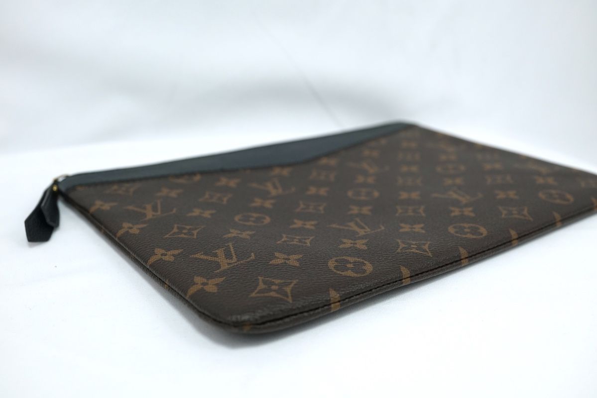 LOUIS VUITTON ルイヴィトン デイリーポーチ モノグラム