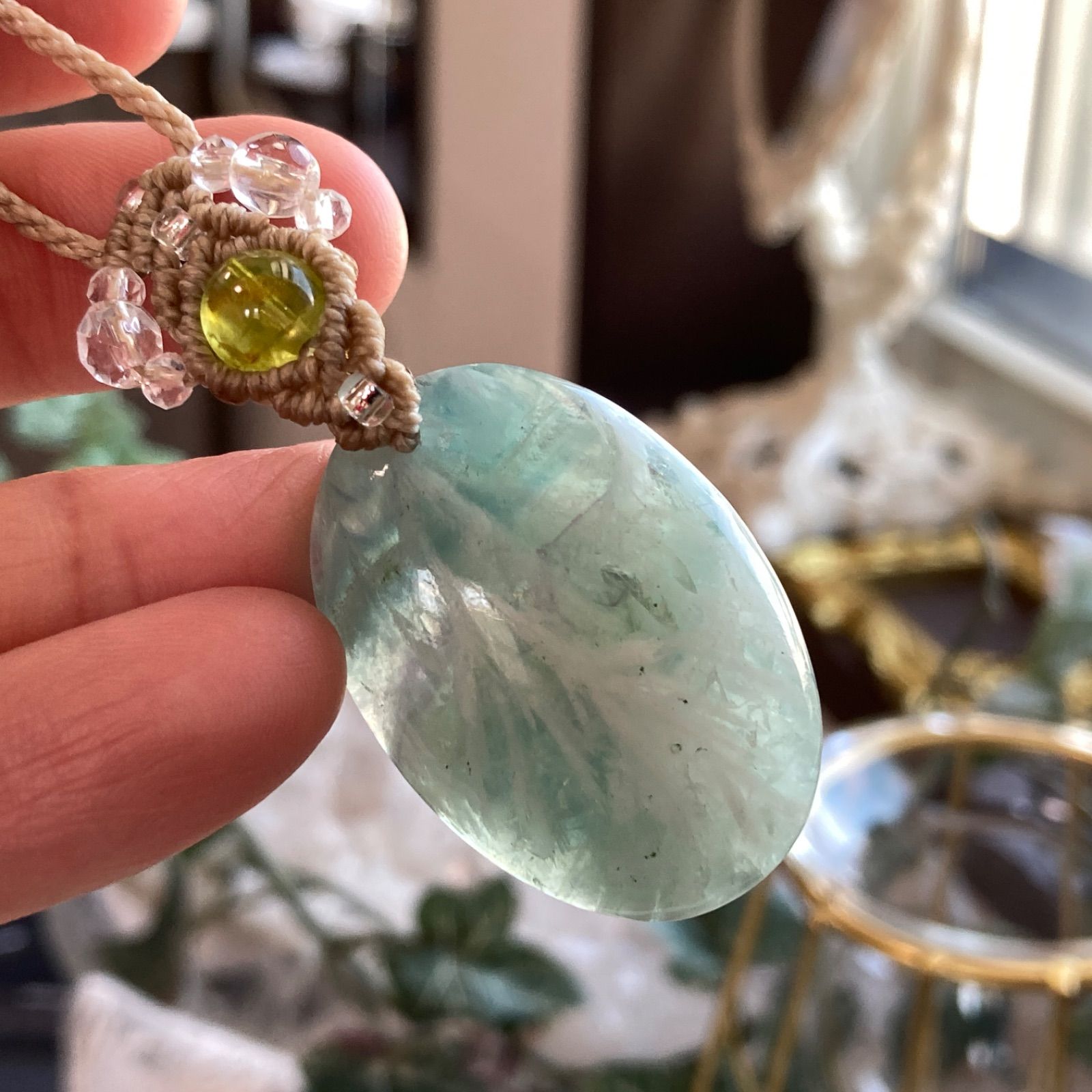 エンジェルフェザーフローライトマクラメ編みネックレス♡希少2色