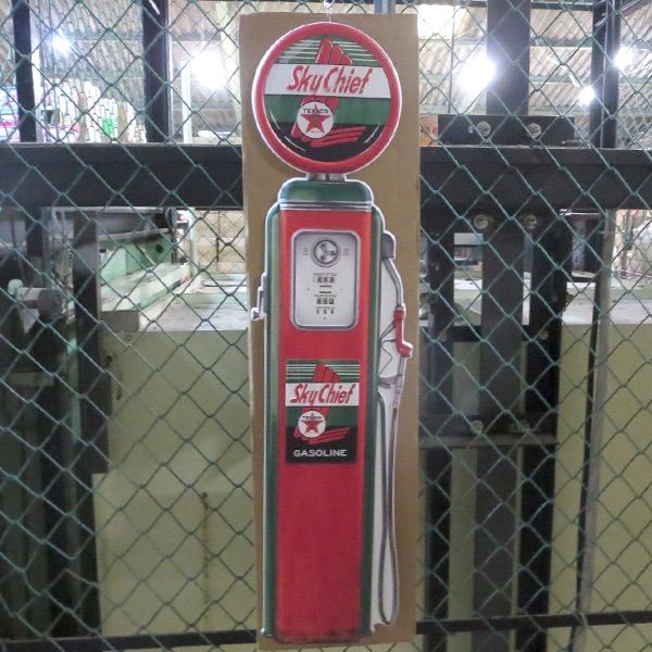 BIG ダイカット エンボスメタルサイン ヴィンテージ ガスポンプ