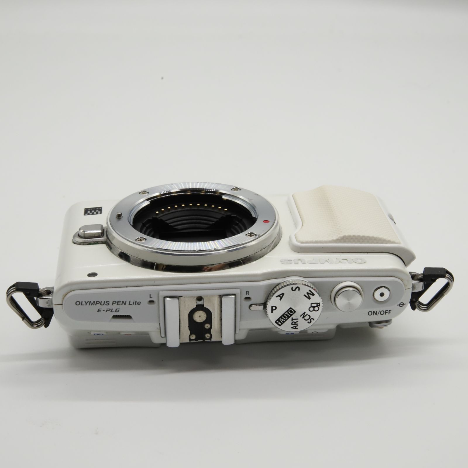 □実用品□ OLYMPUS OLYMPUS ミラーレス一眼 PEN Lite E-PL6 ボディ ホワイト E-PL6 BODY WHT… - メルカリ